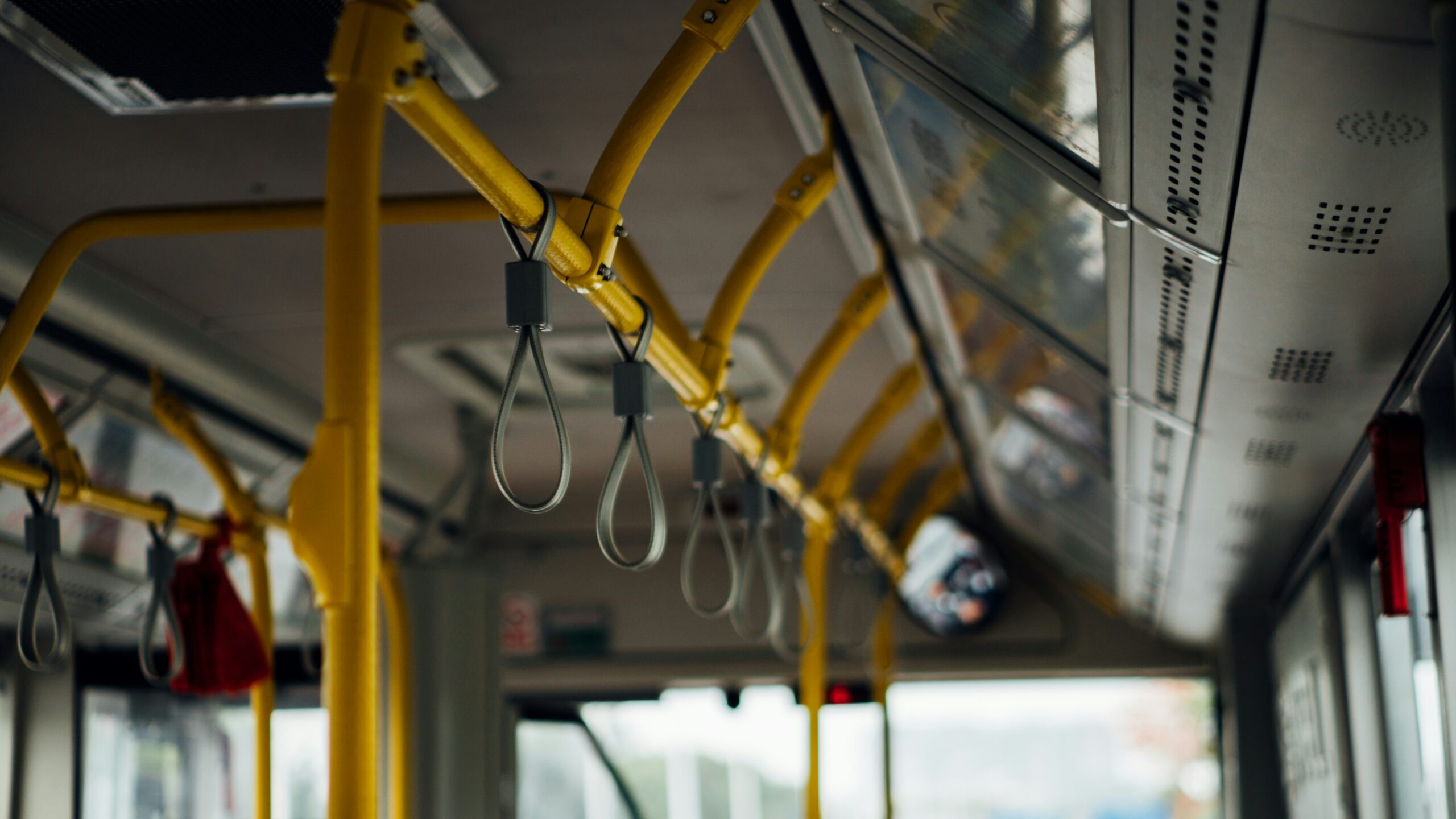 Depuis les émeutes, 77 000 personnes ont arrêté de prendre le bus. Où sont-elles passées ?